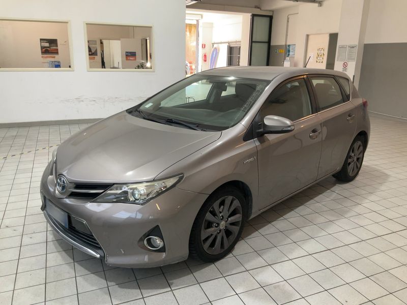 Toyota Auris 1.8 Hybrid Active+ — zdjęcie 2