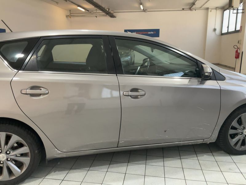 Toyota Auris 1.8 Hybrid Active+ — zdjęcie 7