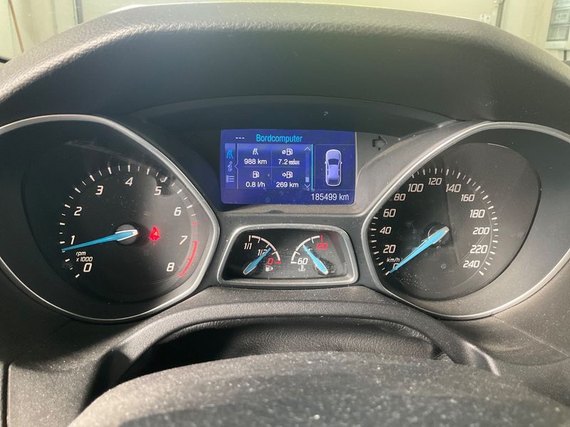 Ford Focus 1.6 EcoBoost Titanium — zdjęcie 4