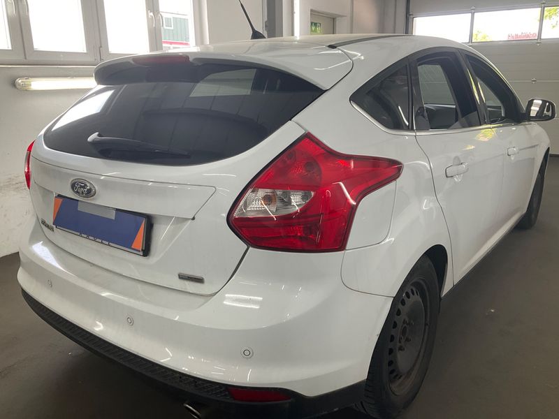 Ford Focus 1.6 EcoBoost Titanium — zdjęcie 2
