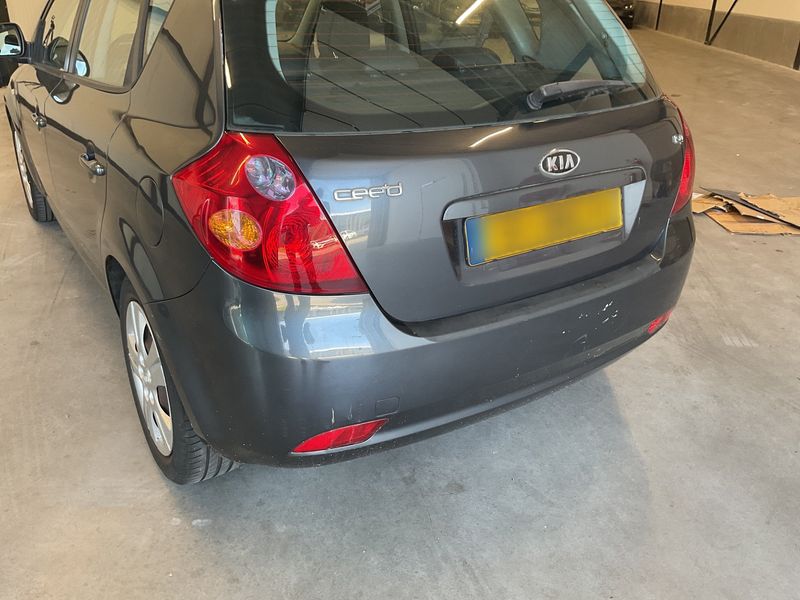 Kia cee'd 1.4 LX 2009 – снимка 23
