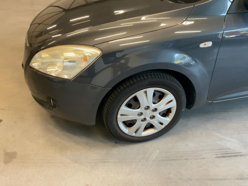 Kia cee'd 1.4 LX 2009 – снимка 3