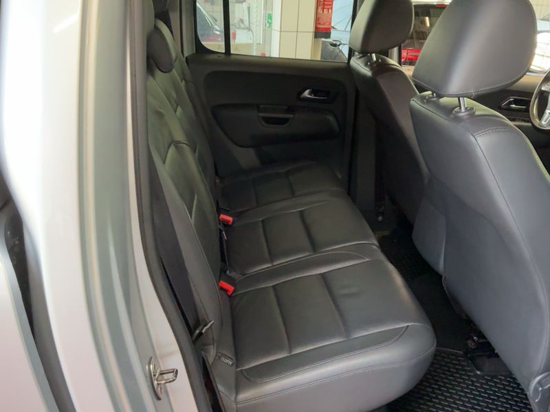 Volkswagen Amarok 2.0 TDI Highline DoubleCab 4Motion — zdjęcie 14