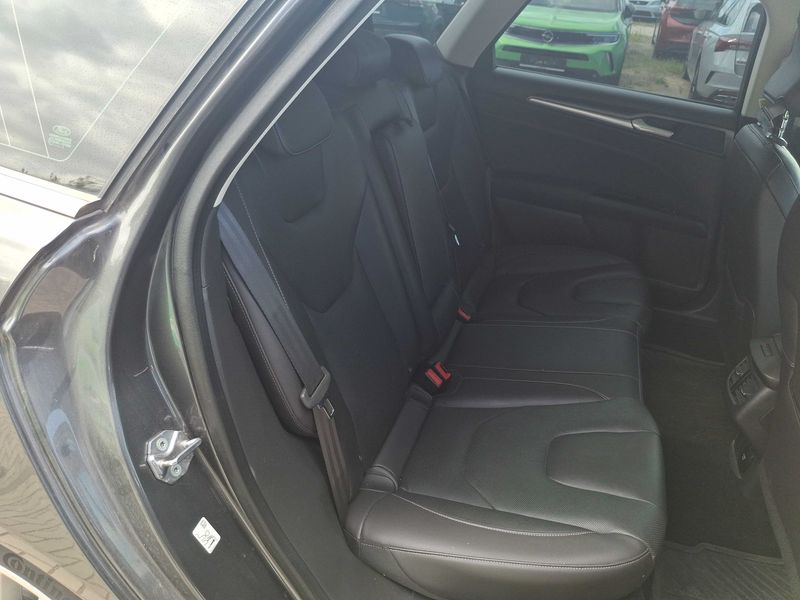 Ford Mondeo 2.0 TDCi Bi-Turbo Titanium — zdjęcie 14