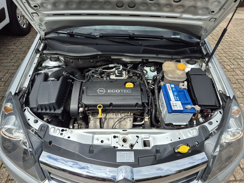 Opel Astra 1.6 Edition 111 "Jahre" — zdjęcie 8