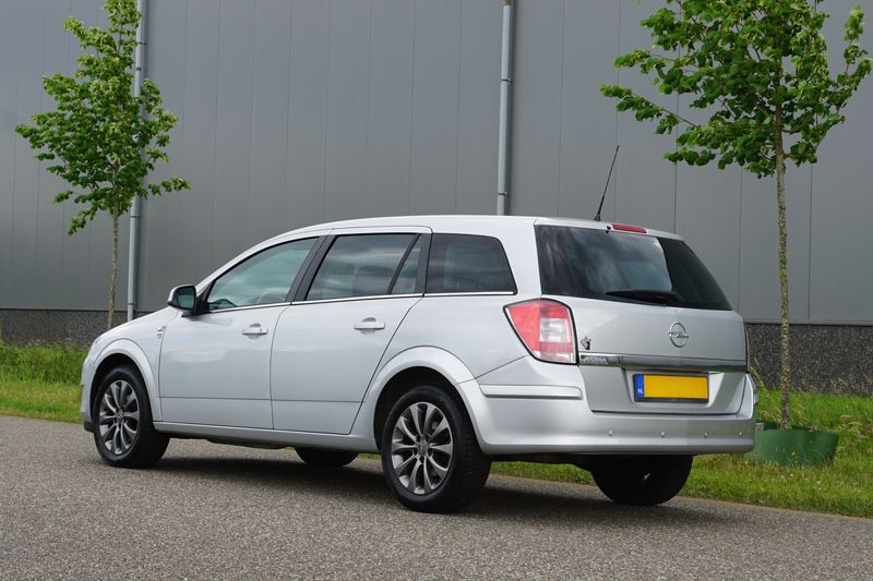 Opel Astra 1.6 Edition 111 "Jahre" — zdjęcie 3
