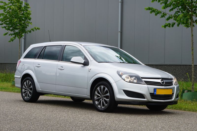 Opel Astra 1.6 Edition 111 "Jahre" — zdjęcie 6