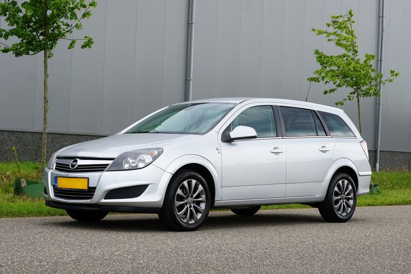 Opel Astra 1.6 Edition 111 "Jahre" — zdjęcie 1