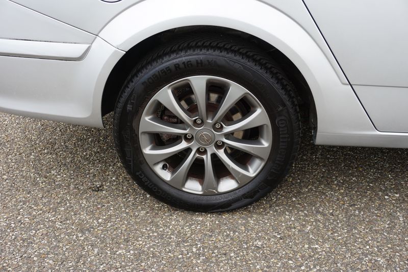 Opel Astra 1.6 Edition 111 "Jahre" — zdjęcie 18