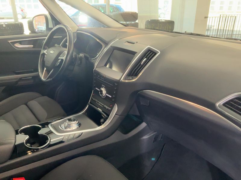 Ford S-Max 2.0 TDCi EcoBlue Titanium — zdjęcie 12