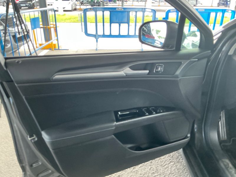 Ford Mondeo 2.0 TDCi Titanium 2016 – снимка 35