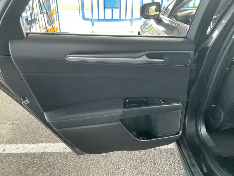 Ford Mondeo 2.0 TDCi Titanium 2016 – снимка 34