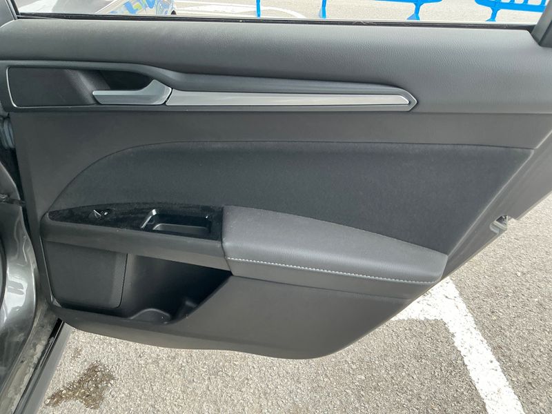 Ford Mondeo 2.0 TDCi Titanium 2016 – снимка 32