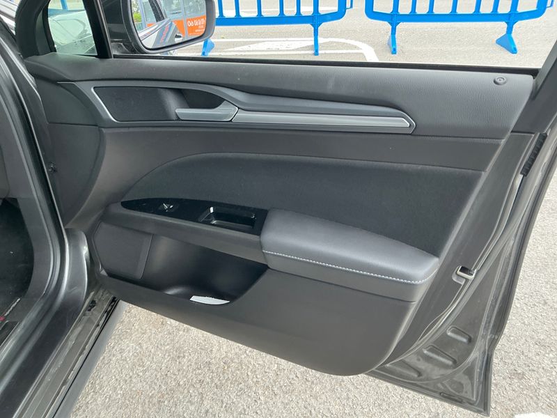 Ford Mondeo 2.0 TDCi Titanium 2016 – снимка 28