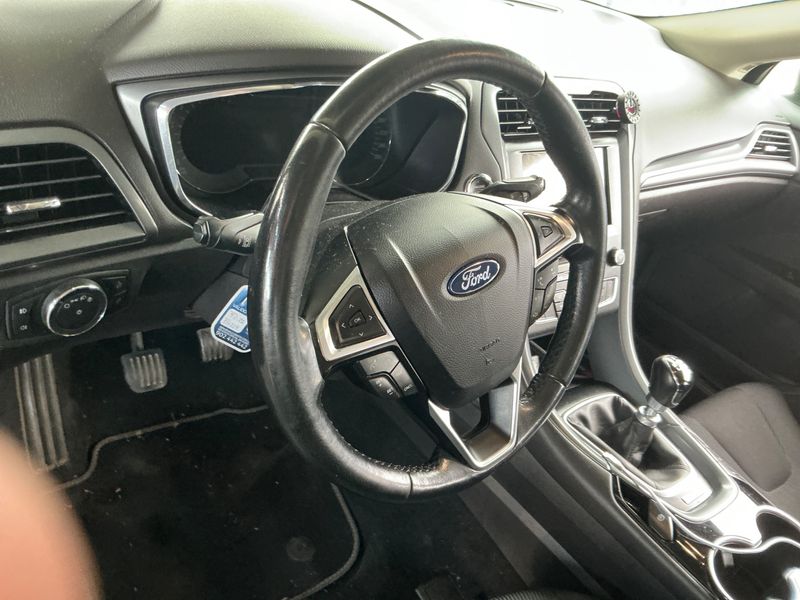 Ford Mondeo 2.0 TDCi Titanium 2016 – снимка 37