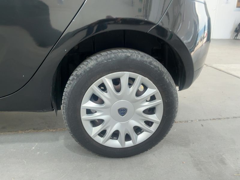 Lancia Ypsilon 0.9 TwinAir CNG Silver 2015 – снимка 5