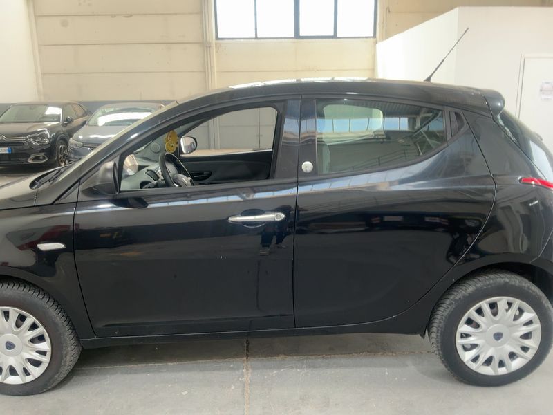 Lancia Ypsilon 0.9 TwinAir CNG Silver 2015 – снимка 4