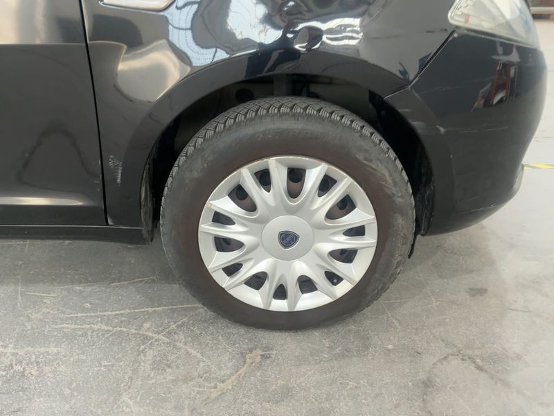 Lancia Ypsilon 0.9 TwinAir CNG Silver 2015 – снимка 11