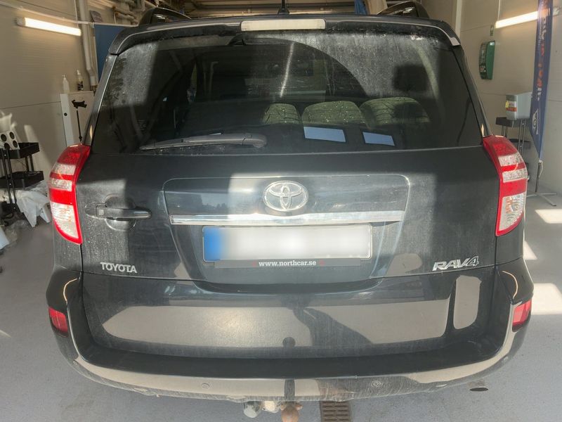 Toyota RAV 4 2.0 Elegance — zdjęcie 5