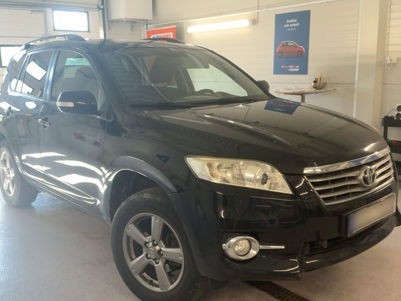 Toyota RAV 4 2.0 Elegance — zdjęcie 8