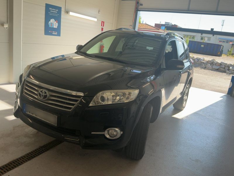 Toyota RAV 4 2.0 Elegance — zdjęcie 2