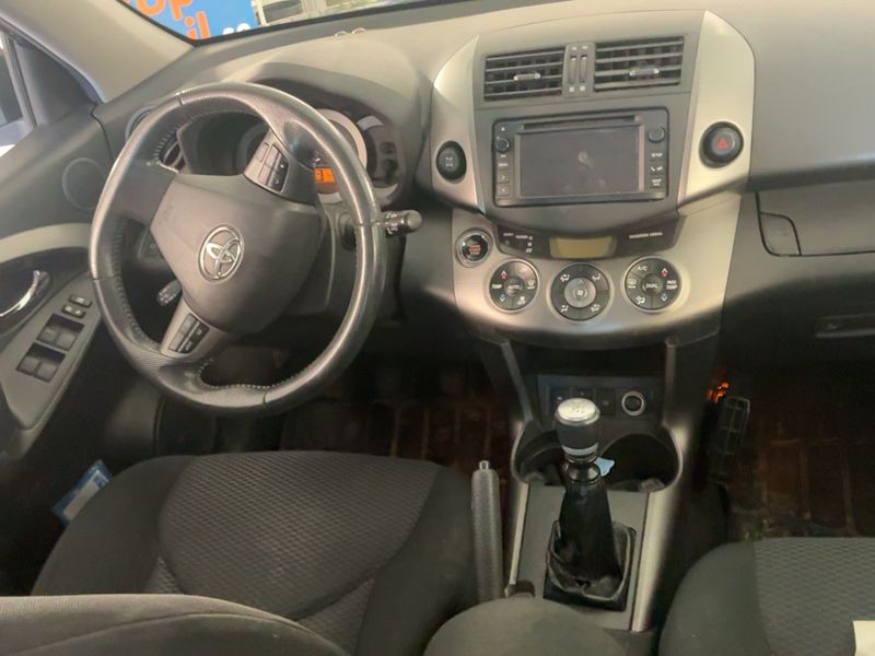 Toyota RAV 4 2.0 Elegance — zdjęcie 12