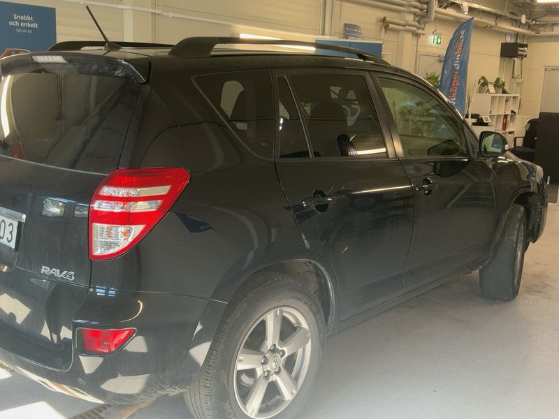 Toyota RAV 4 2.0 Elegance — zdjęcie 6