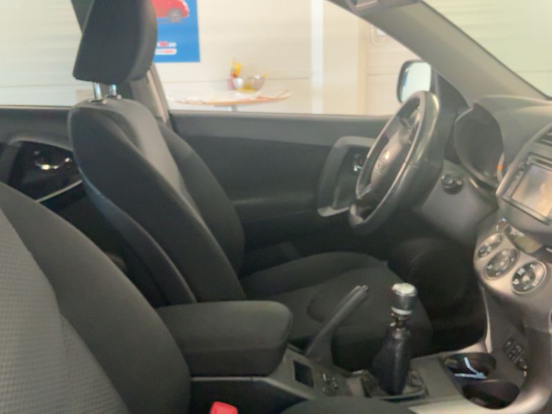 Toyota RAV 4 2.0 Elegance — zdjęcie 11