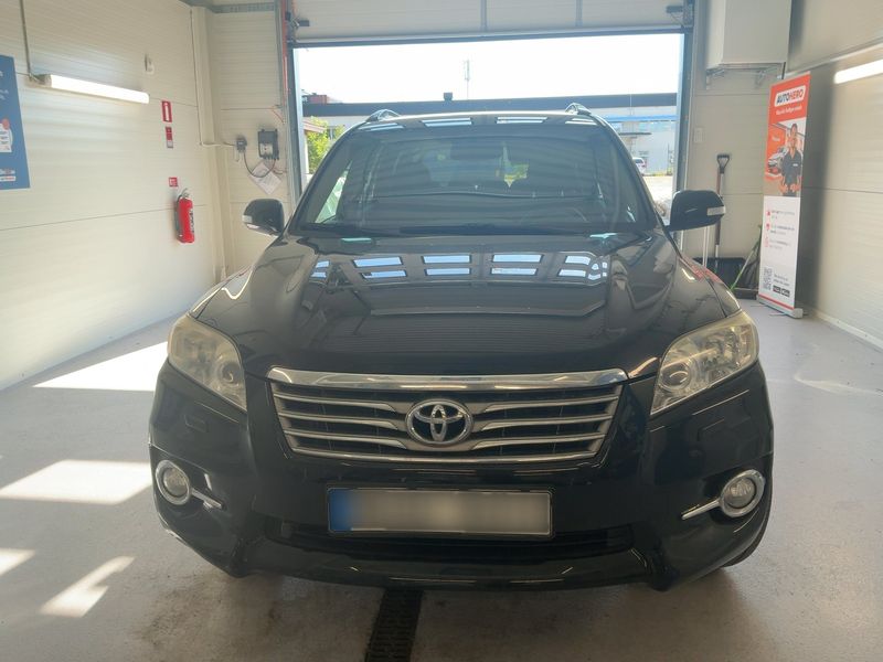 Toyota RAV 4 2.0 Elegance — zdjęcie 9