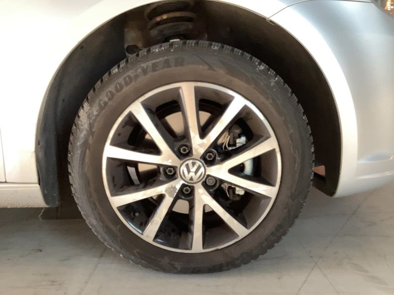Volkswagen Touran 1.6 TDI Trendline BlueMotion Tech 2014 – снимка 11