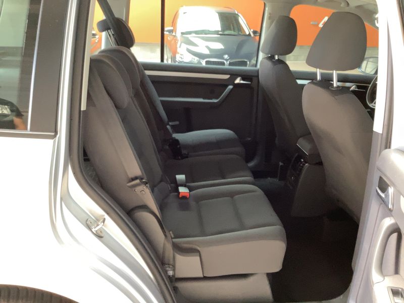 Volkswagen Touran 1.6 TDI Trendline BlueMotion Tech 2014 – снимка 19