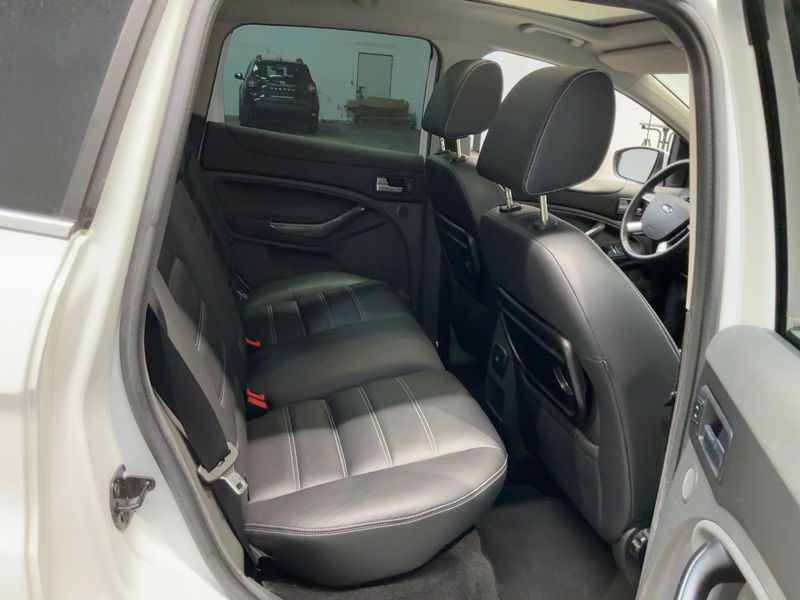 Ford Kuga 2.0 TDCi Titanium — zdjęcie 14