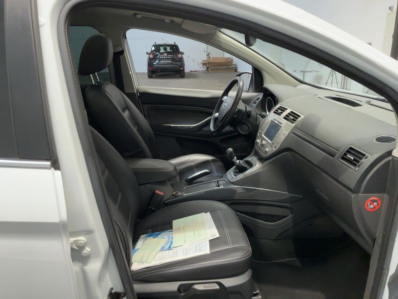 Ford Kuga 2.0 TDCi Titanium — zdjęcie 11