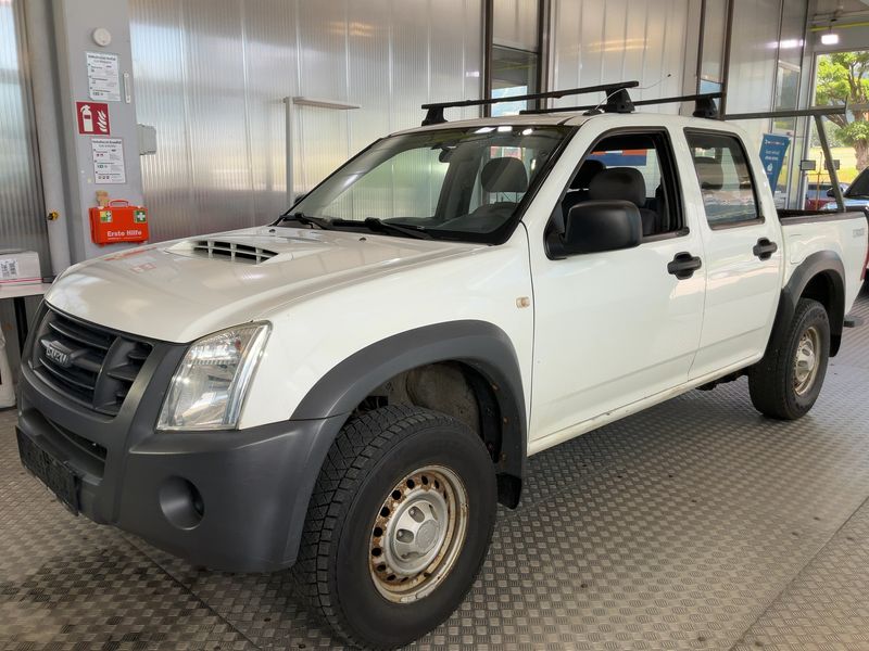 Isuzu D-MAX 2.5 Turbodiesel Double Cab Basis 4WD