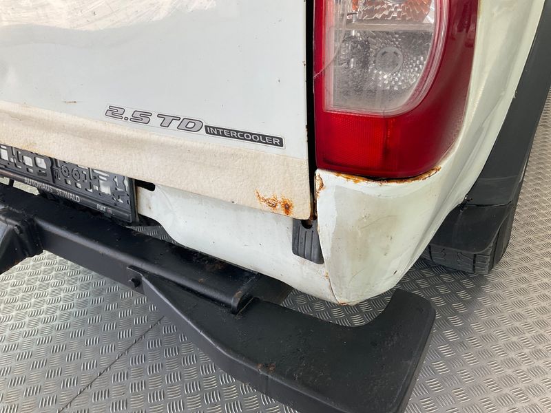 Isuzu D-MAX 2.5 Turbodiesel Double Cab Basis 4WD 2012 – снимка 43