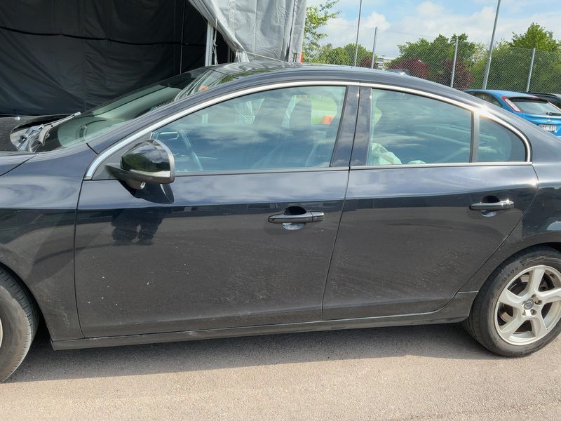 Volvo S60 2.0 T Summum — zdjęcie 4