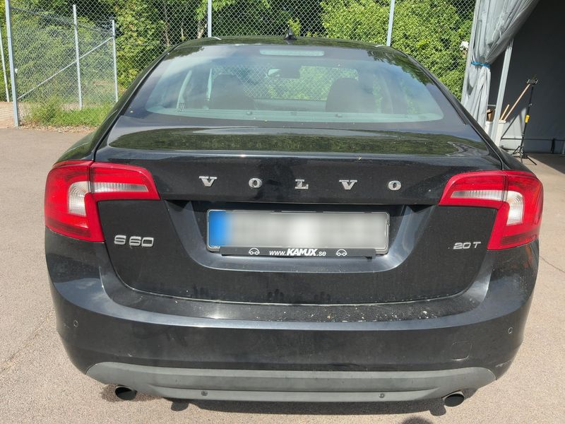 Volvo S60 2.0 T Summum — zdjęcie 5