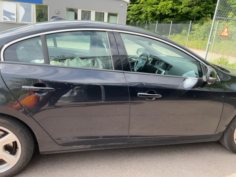 Volvo S60 2.0 T Summum — zdjęcie 7