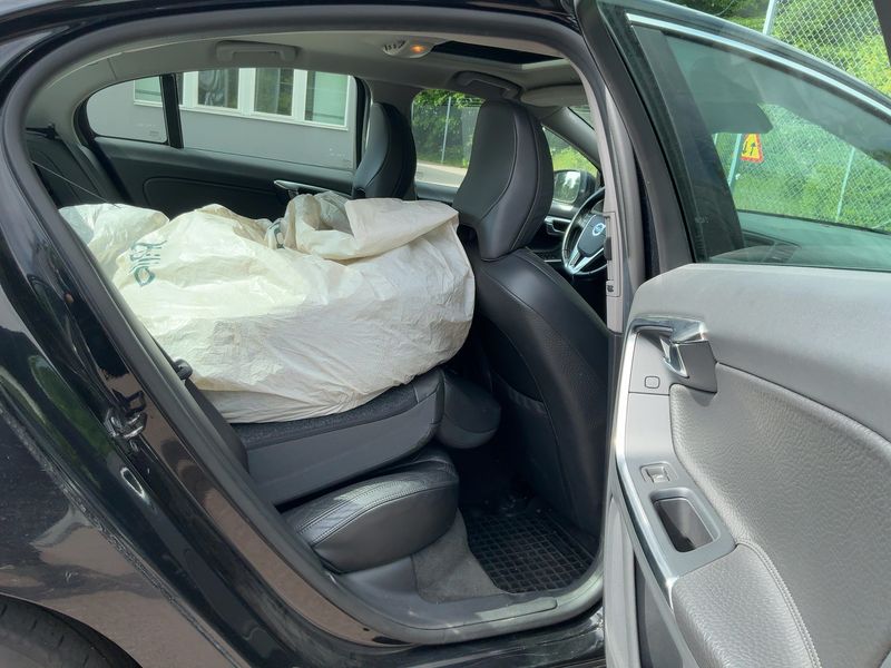 Volvo S60 2.0 T Summum — zdjęcie 14
