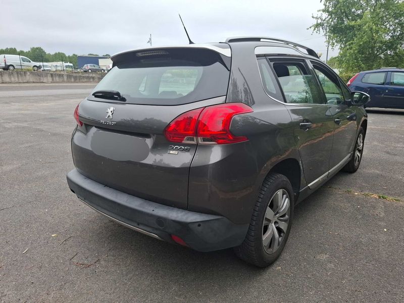 Peugeot 2008 1.2 PureTech Allure 2015 – снимка 5