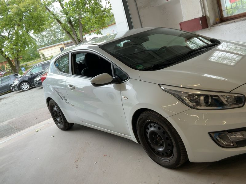 Kia pro_cee'd 1.6 GDI Edition 7 — zdjęcie 8