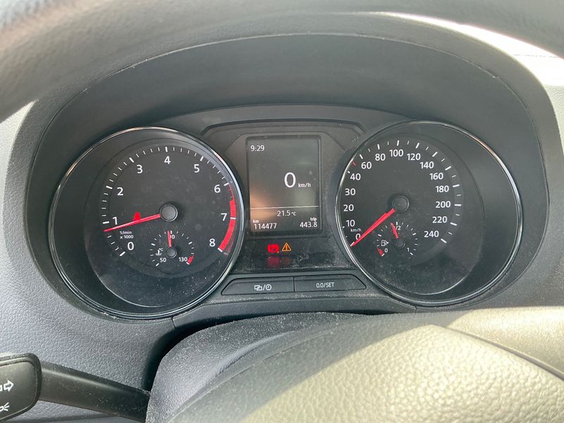 Volkswagen Polo 1.0 Trendline — zdjęcie 13