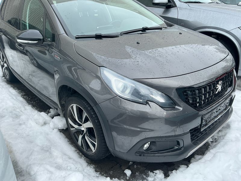 Peugeot 2008 1.2 PureTech Allure — zdjęcie 8