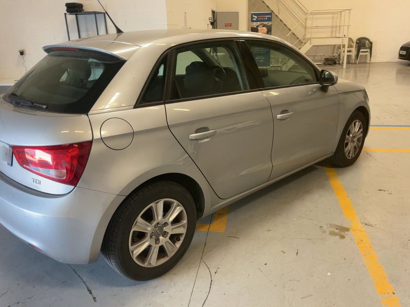 Audi A1 Sportback 1.6 TDI Attraction — zdjęcie 7