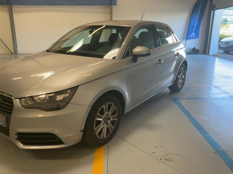 Audi A1 Sportback 1.6 TDI Attraction — zdjęcie 3