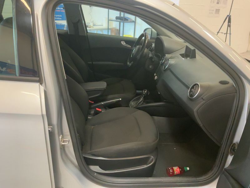 Audi A1 Sportback 1.6 TDI Attraction — zdjęcie 12