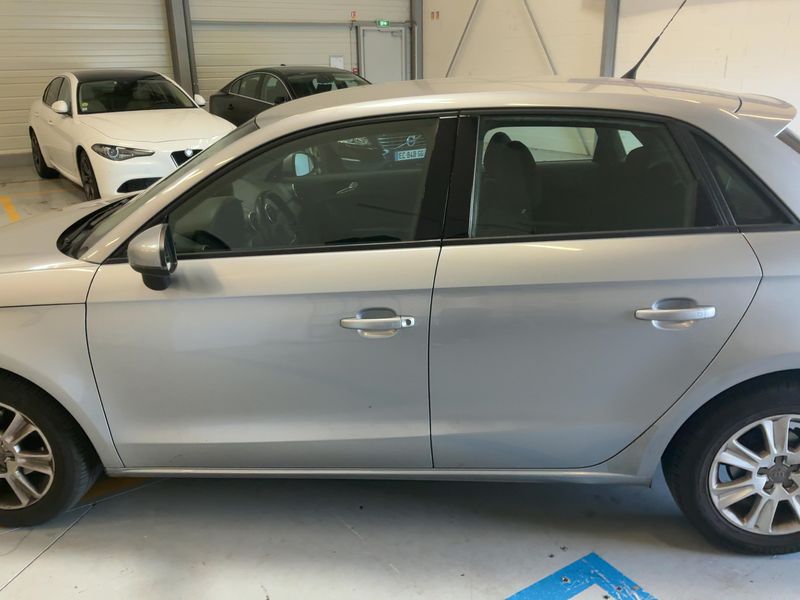 Audi A1 Sportback 1.6 TDI Attraction — zdjęcie 5