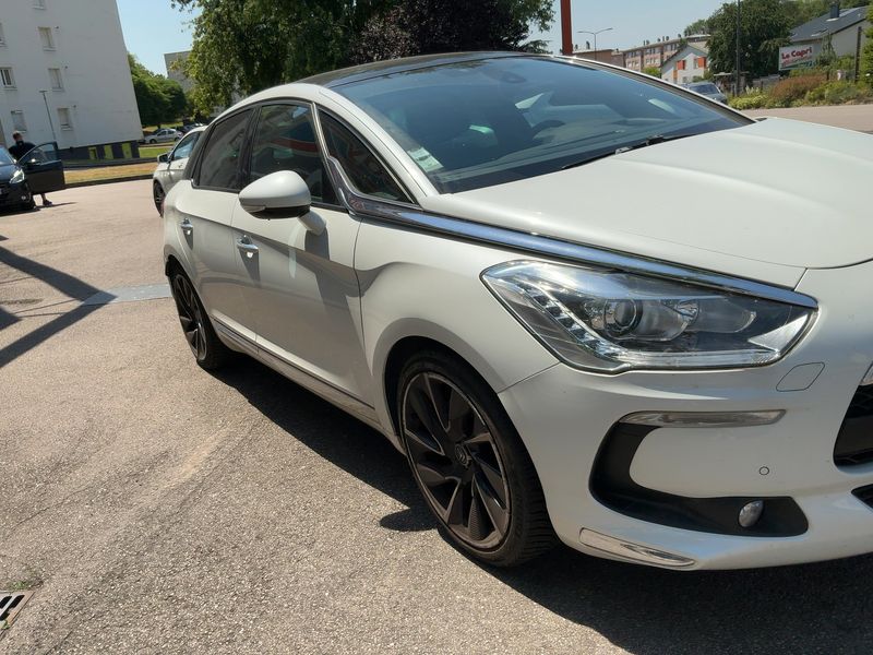 Citroen DS5 1.6 SoChic — zdjęcie 8