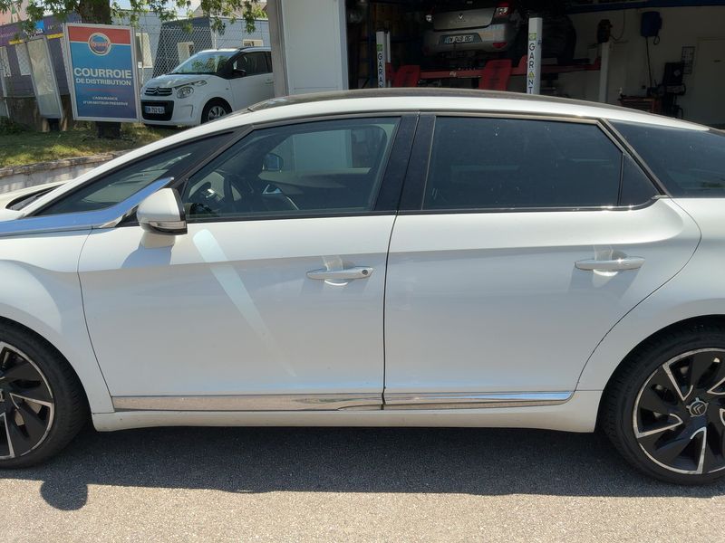 Citroen DS5 1.6 SoChic — zdjęcie 4