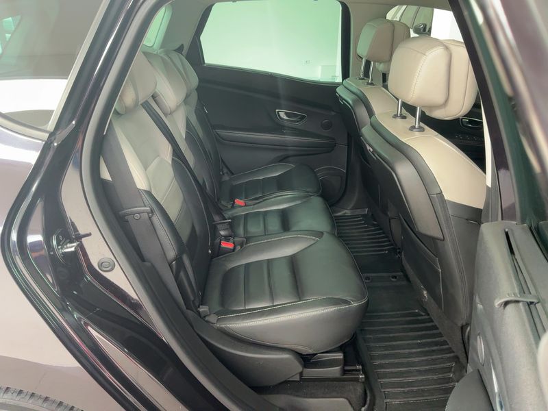 Renault Scenic 1.6 dCi Energy Initiale Paris — zdjęcie 14